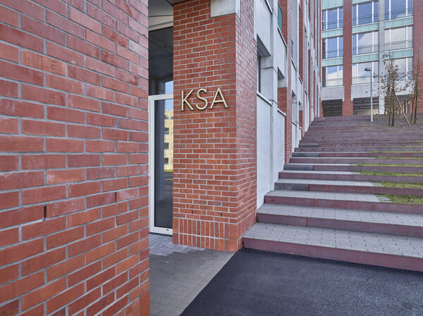 Aussenbeschriftung der Kantonsschule Ausserschwyz